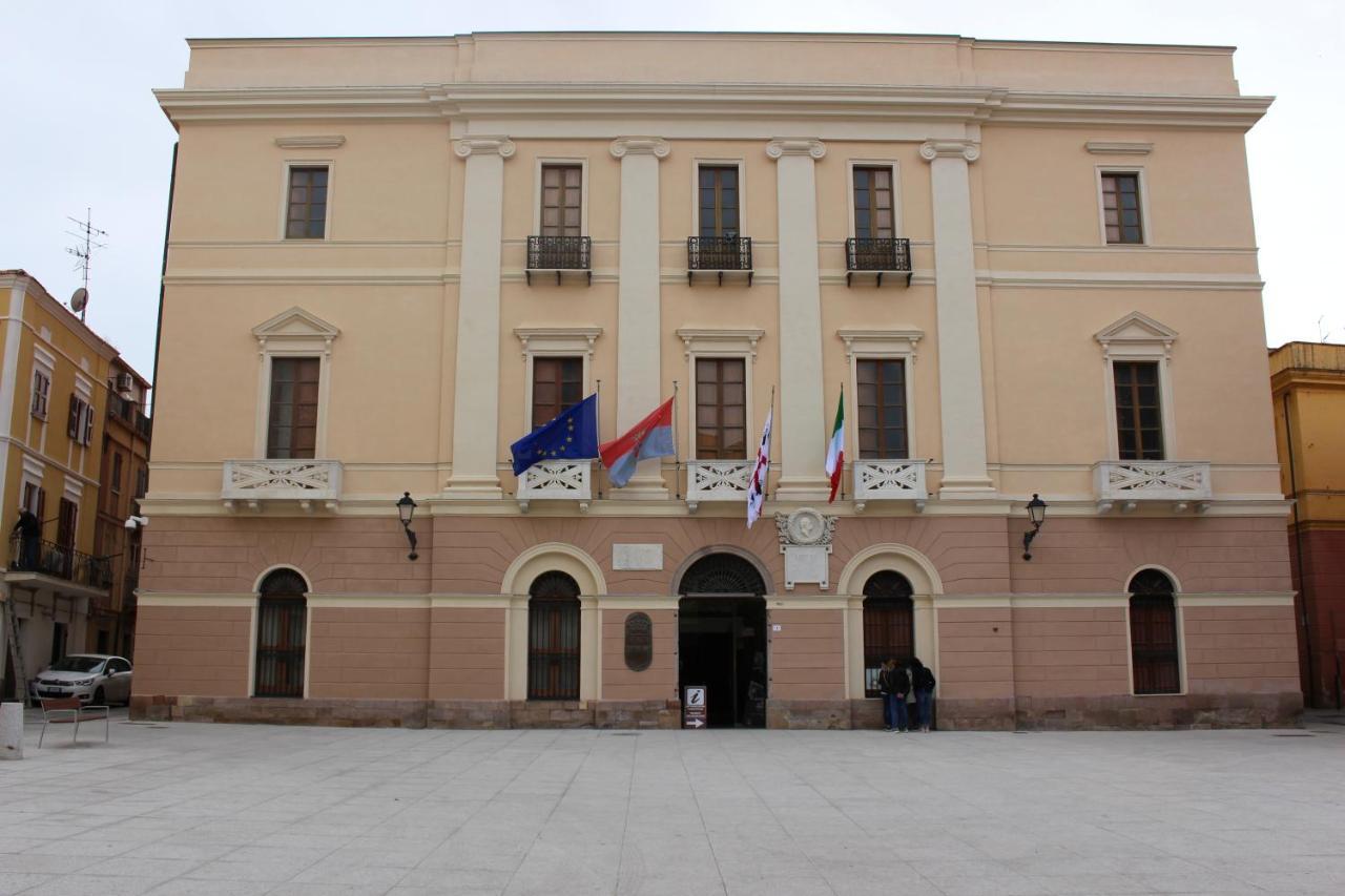 Via Cavour 19, Camere Del Conte Iglesias Extérieur photo