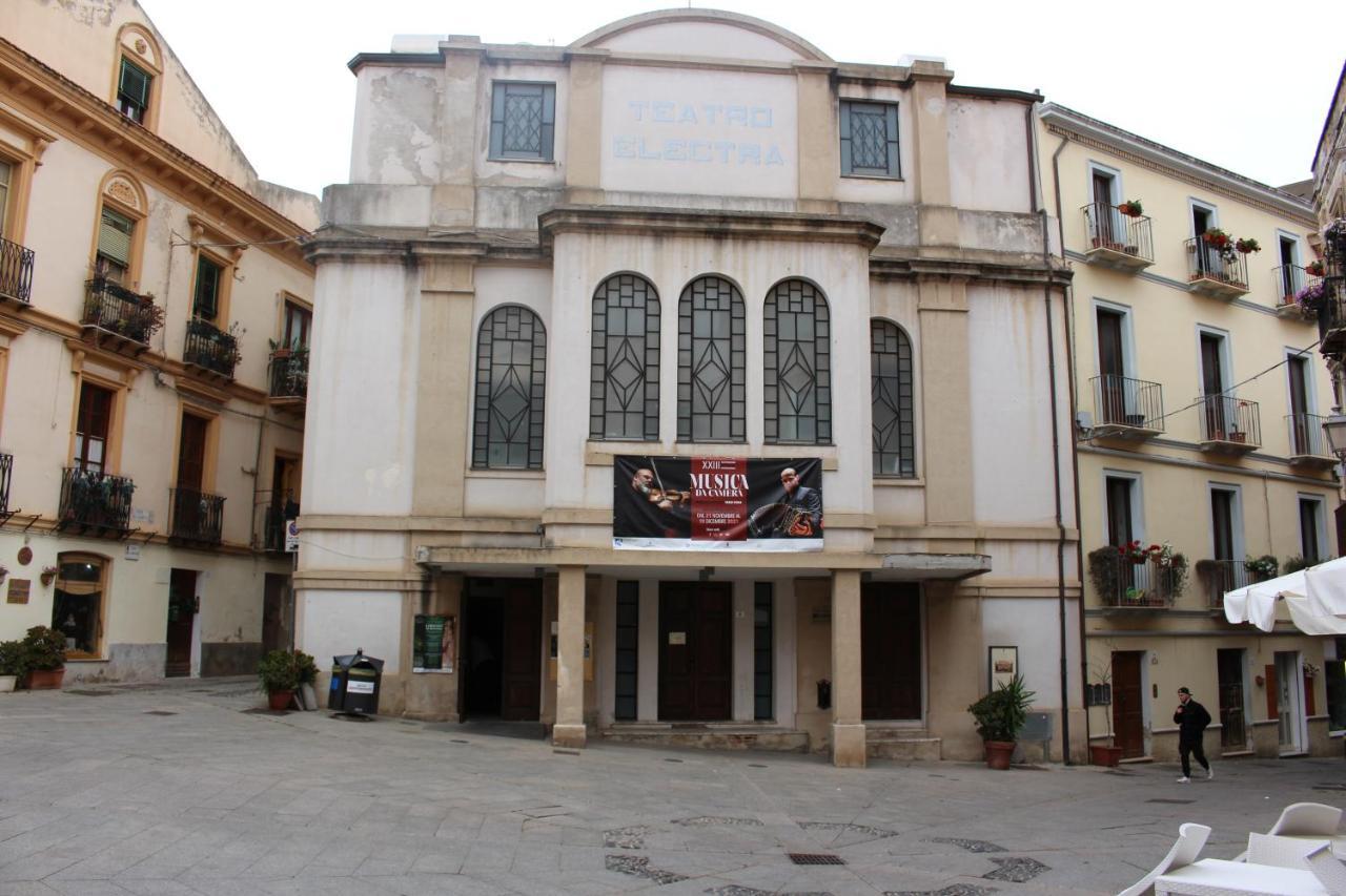 Via Cavour 19, Camere Del Conte Iglesias Extérieur photo